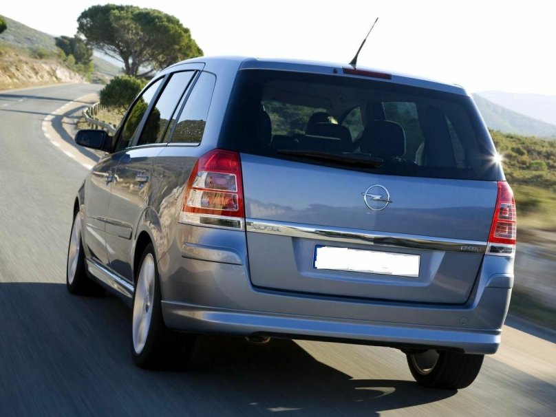 Opel Zafira 1