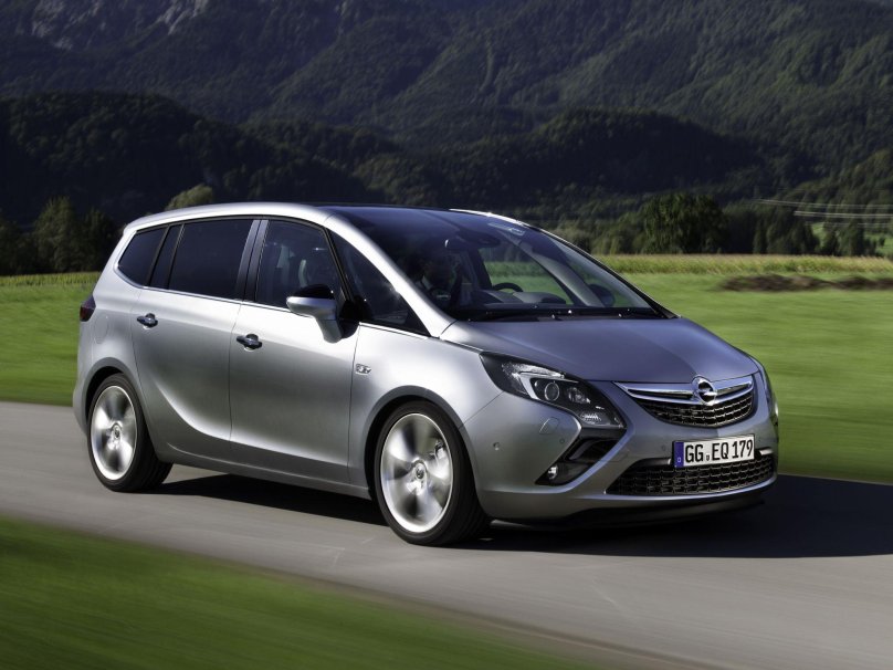 Opel Zafira компактвэны