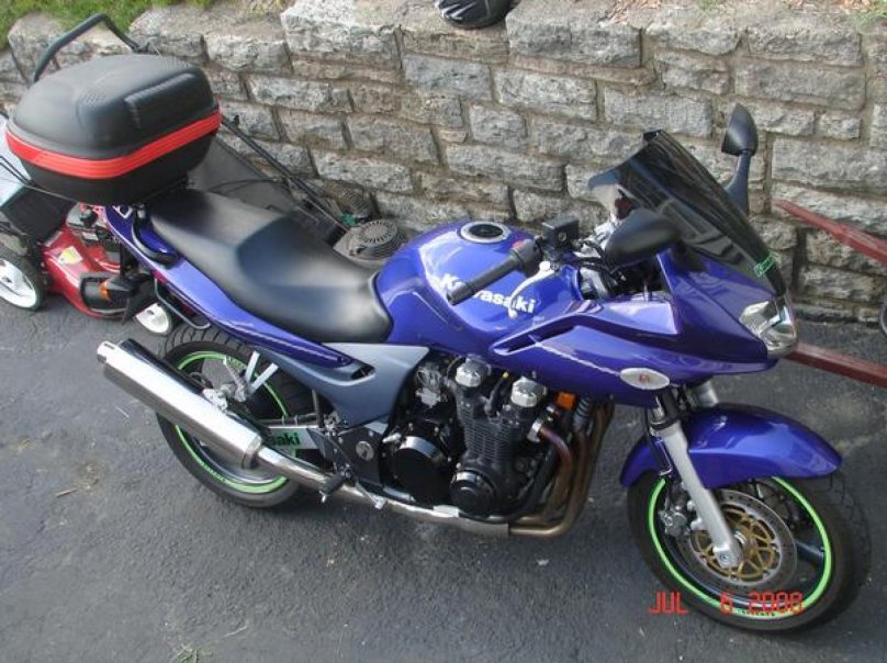 Кавасаки zr7