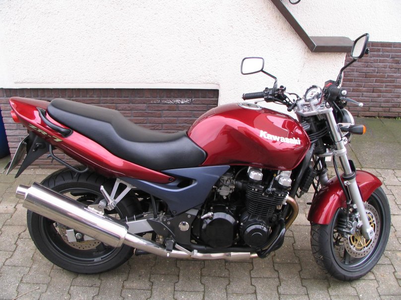 Кавасаки zr7