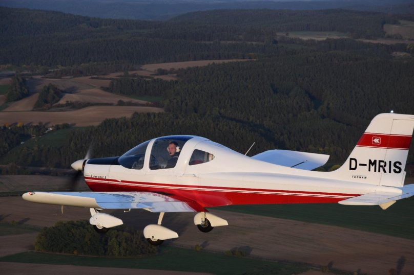 Tecnam p-96