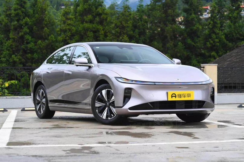 Электромобиль Xpeng p7