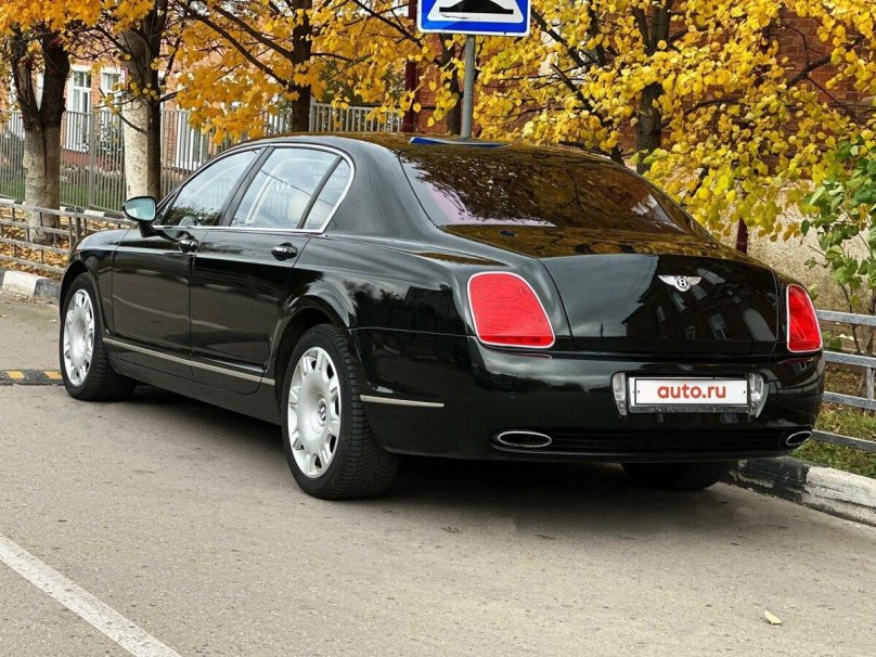 Зеленый Бентли