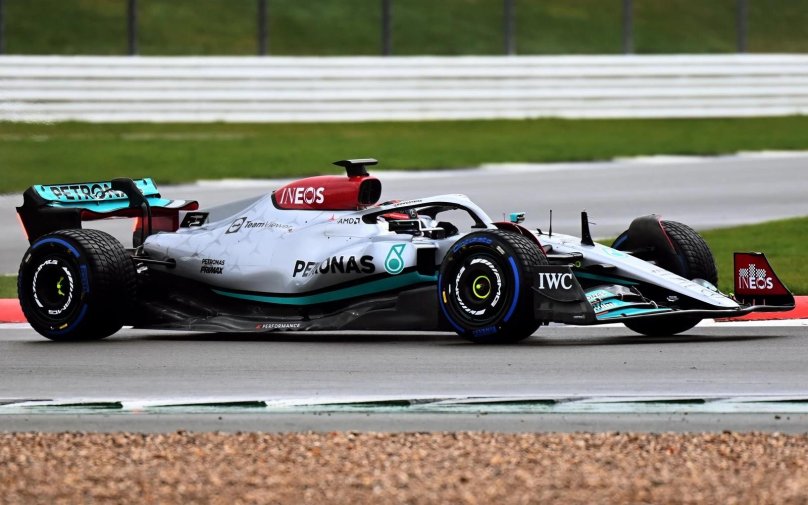 Болид Мерседес 2022