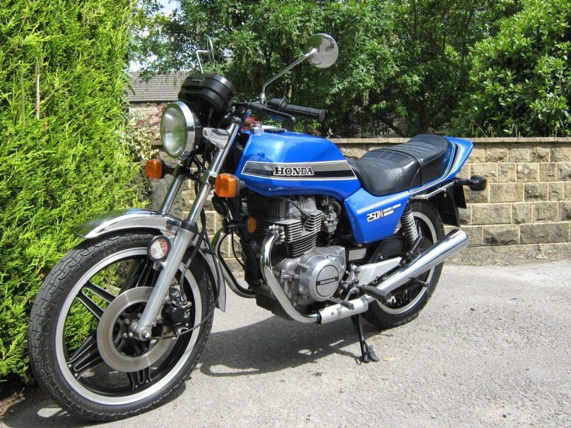 Honda cb400n