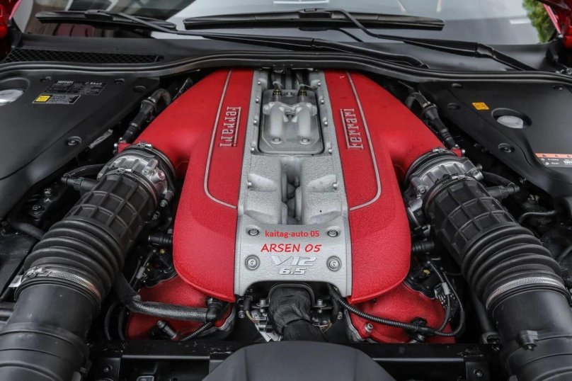 Ferrari 812 Superfast мотор