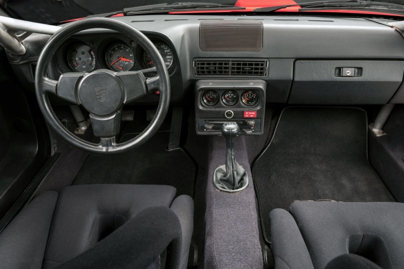 Porsche 924 Interior