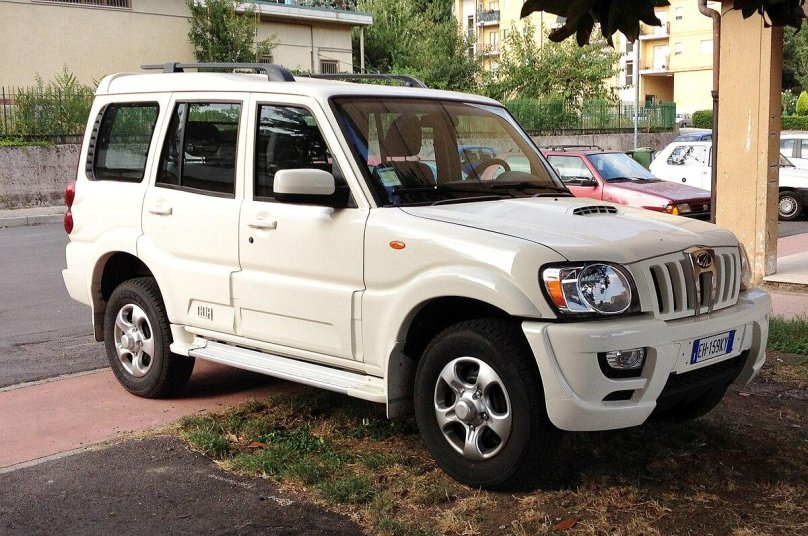 Внедорожник Mahindra Scorpio 2002