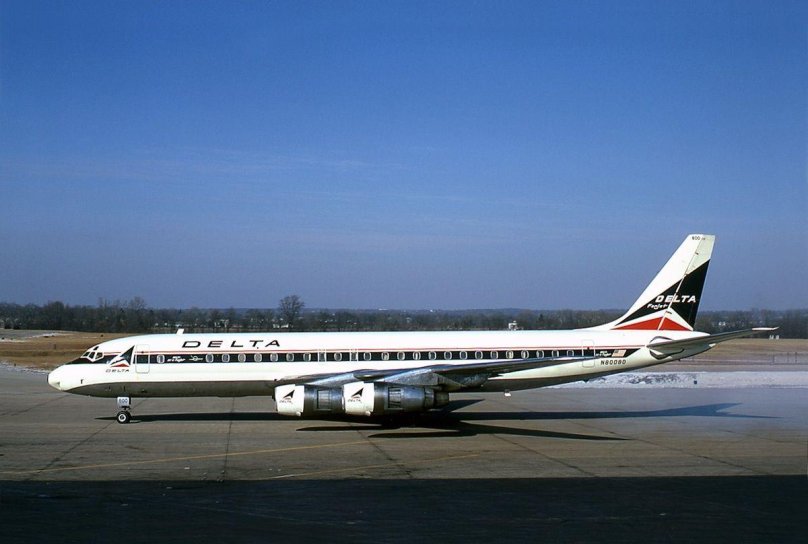 Самолет Дуглас DC-8