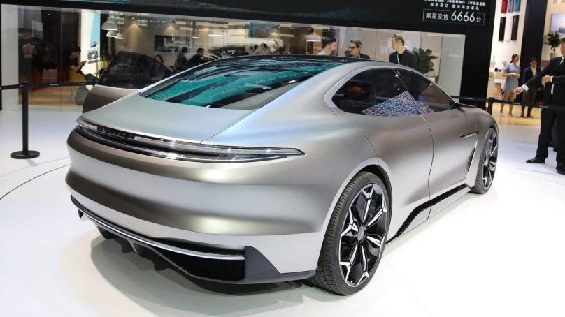 Электромобиль Enovate