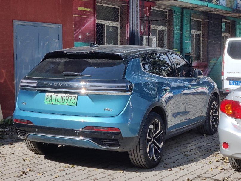 Электромобиль Enovate me7