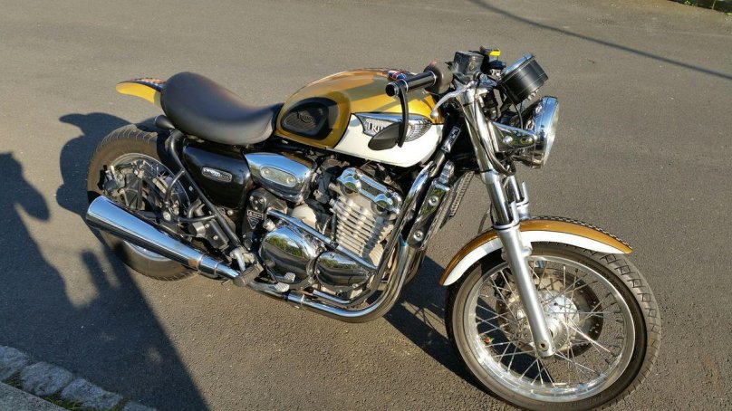 Триумф адвенчер 900