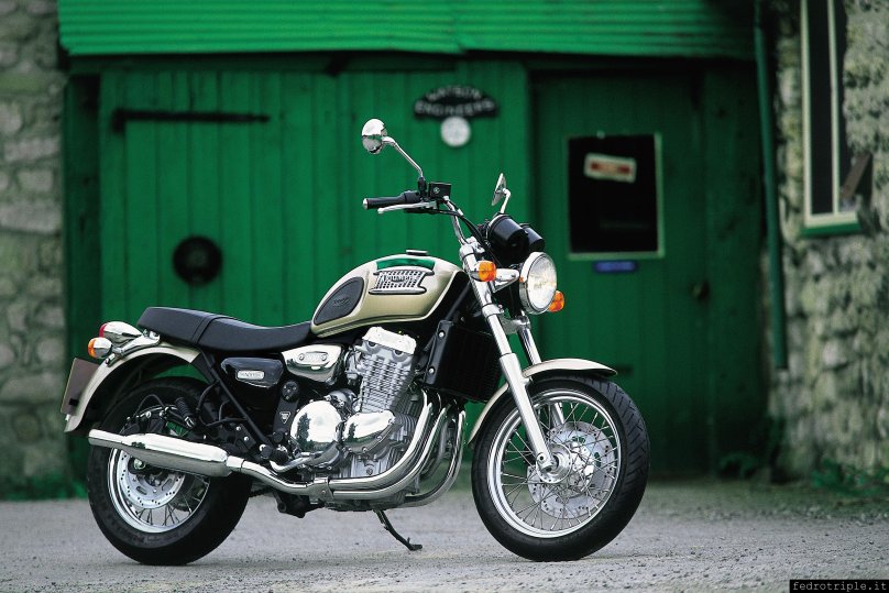 Мотоцикл Триумф Тандерберд 900