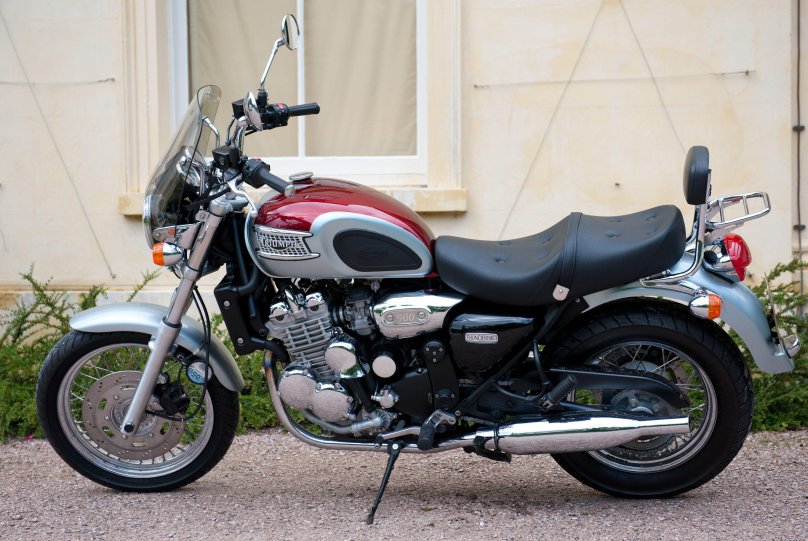 Мотоцикл Триумф Тандерберд 900