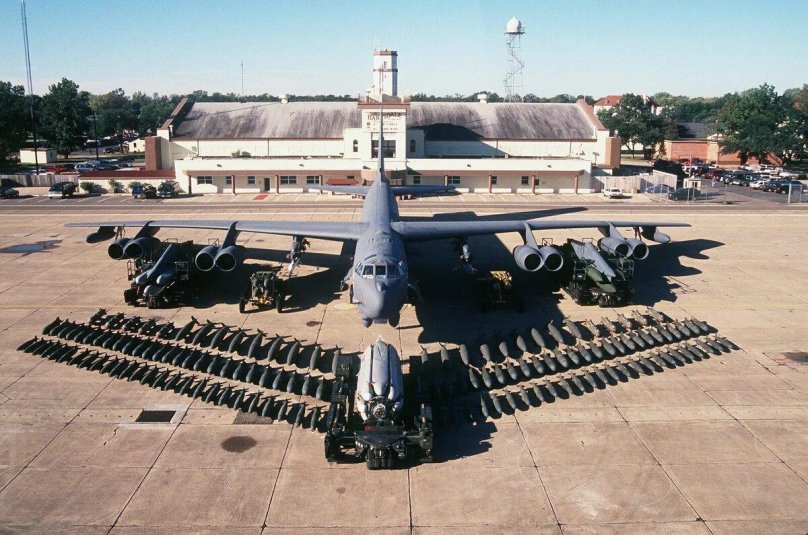 B 52 бомбардировщик