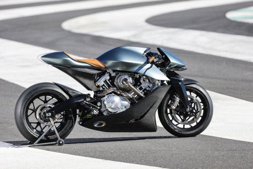 Aston Martin brough Superior amb 001