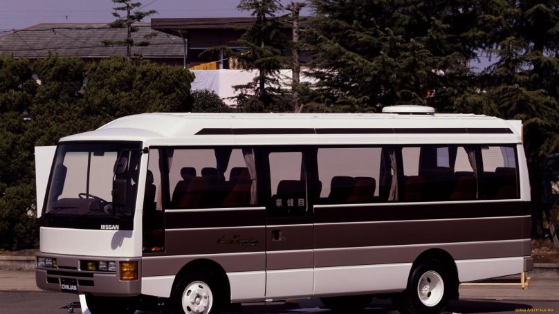 Nissan автобус