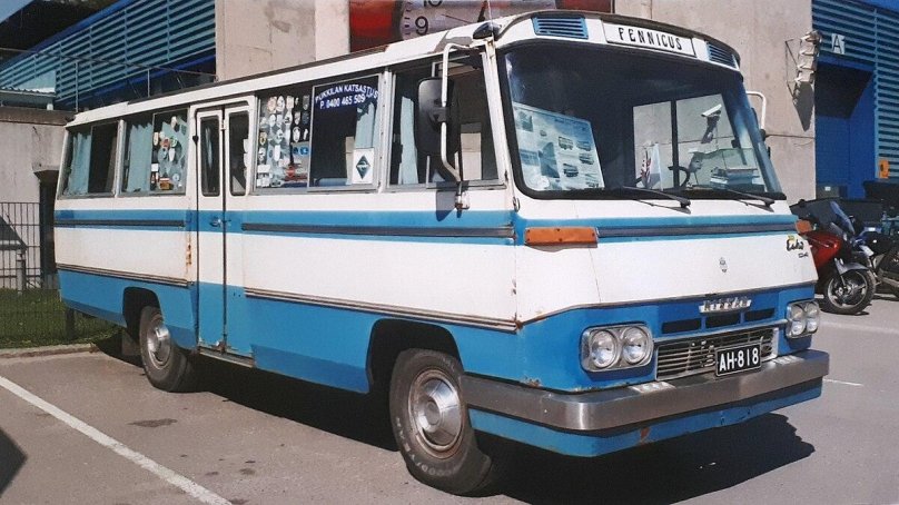 Nissan Civilian 1989