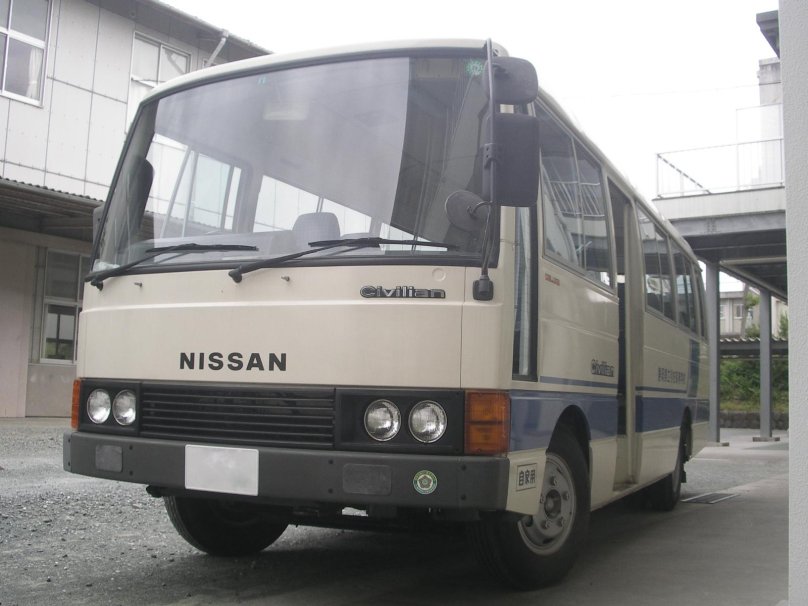 Ниссан автобус