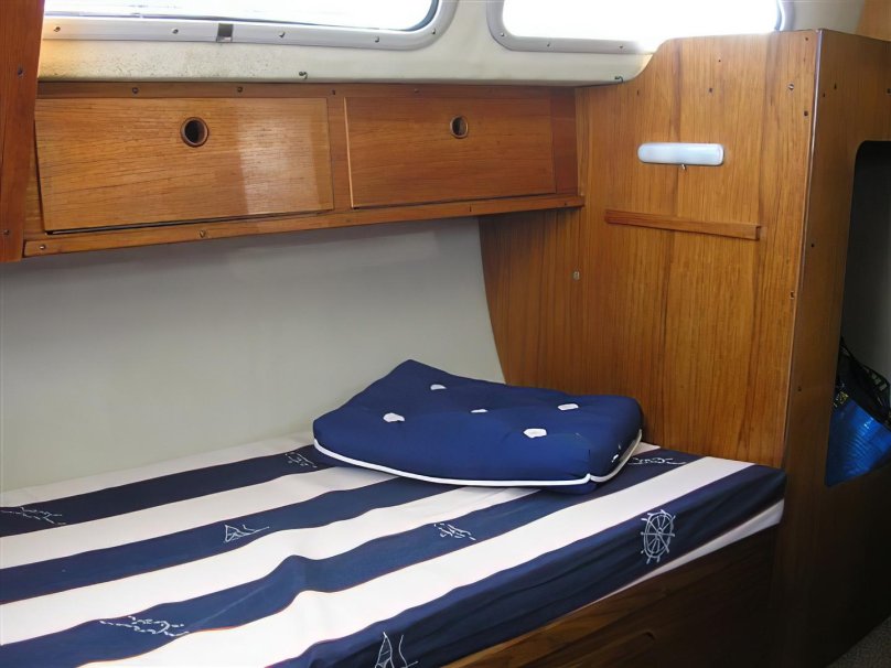 Яхта Marieholm 26