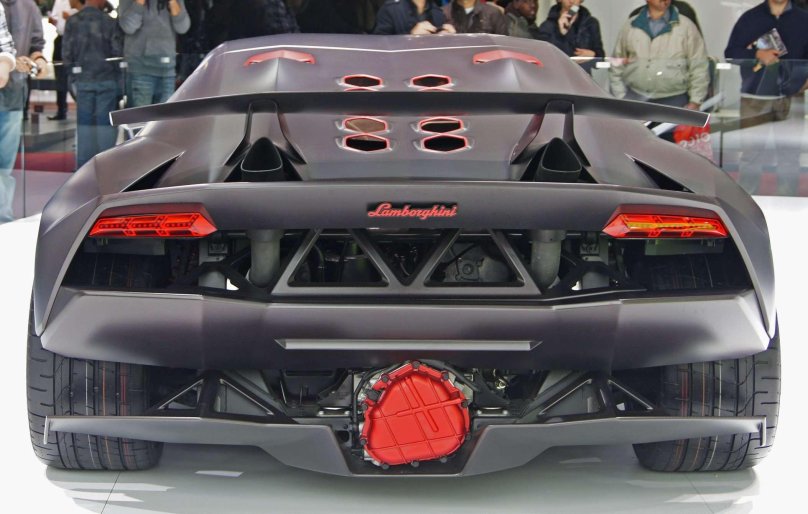 Ламборгини Сесто элементо