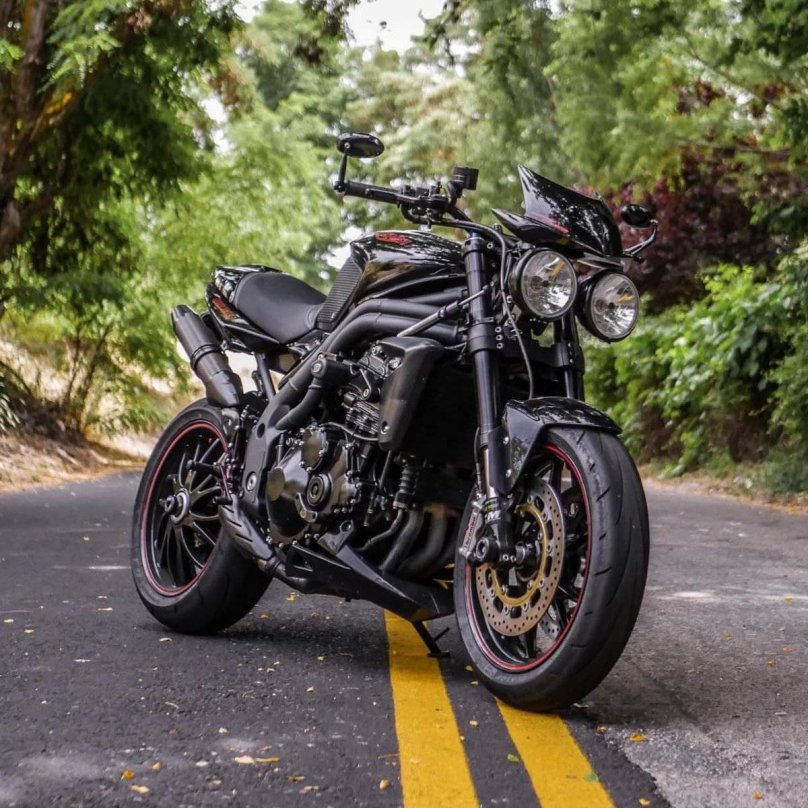 Мотоцикл Triumph Speed Triple