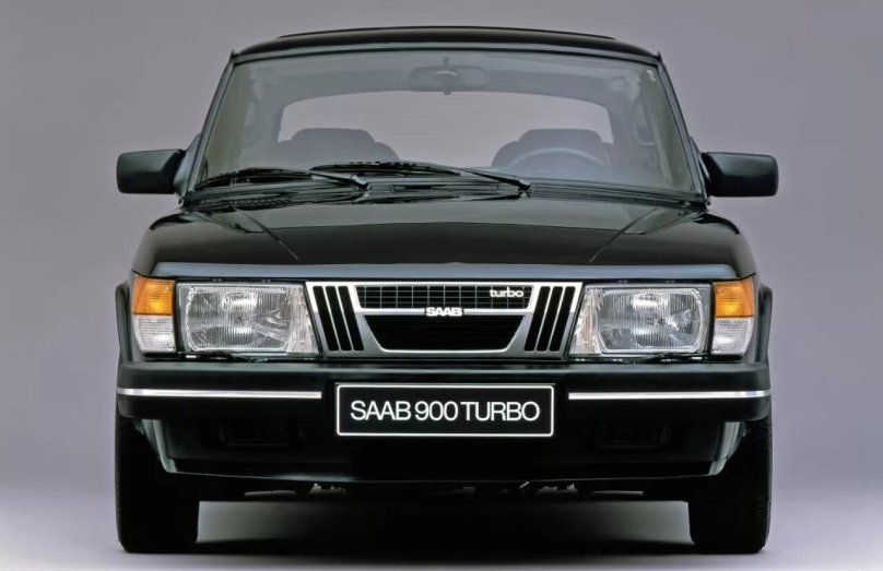 Saab 900 i