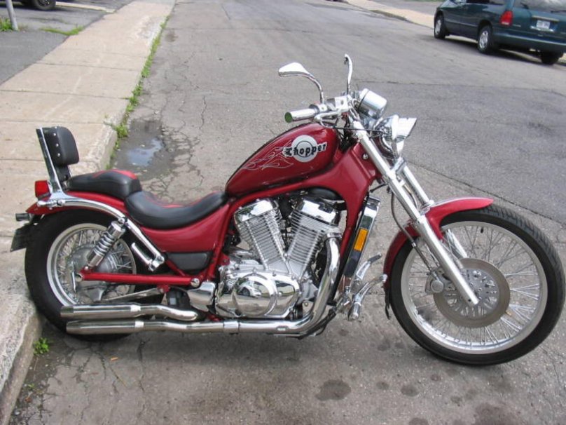 Suzuki Intruder vs 800