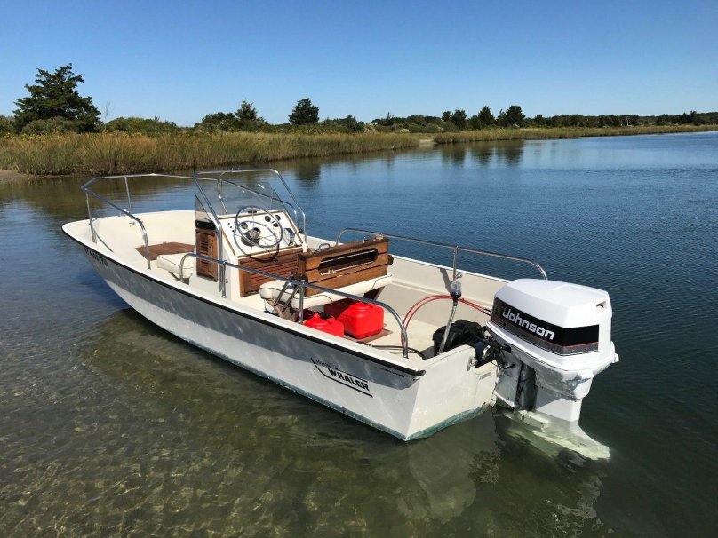 Boston Whaler 2000г