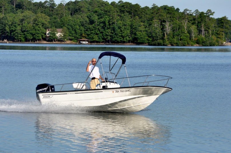 Boston Whaler Montauk