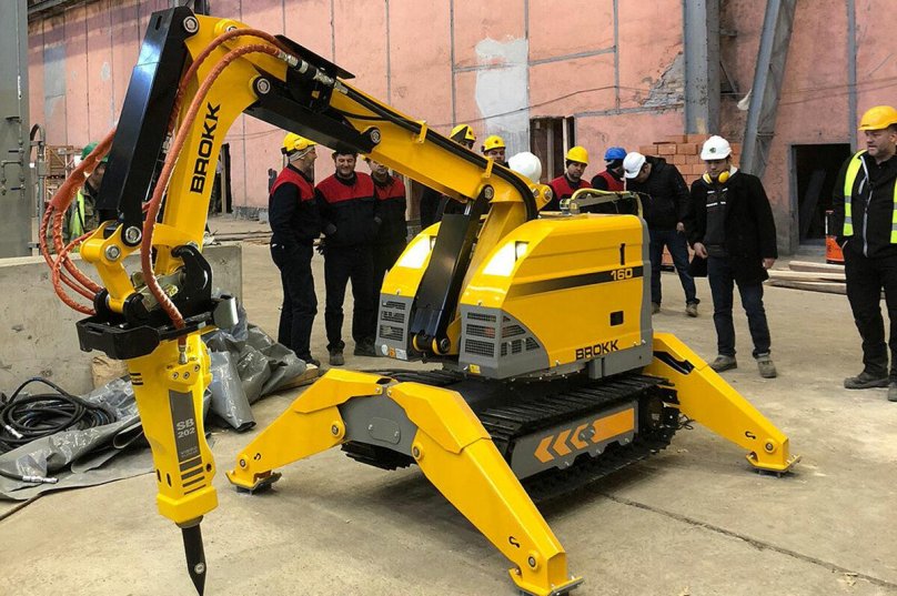 Робот разрушитель Brokk