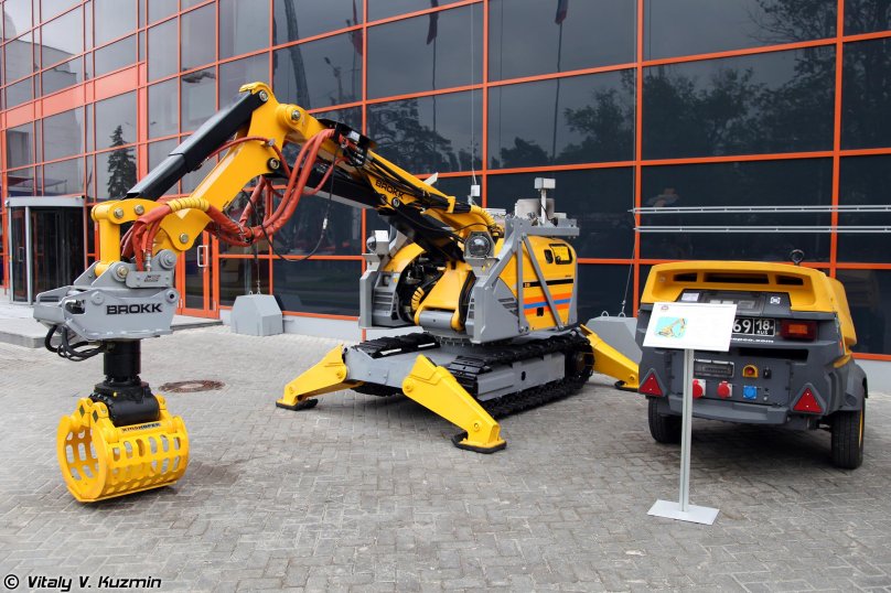 Brokk 330d