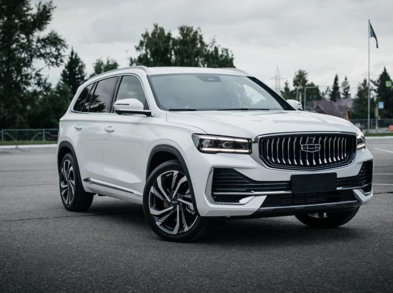 Белый Geely Monjaro 2.0 at (238 л.с.) 4wd