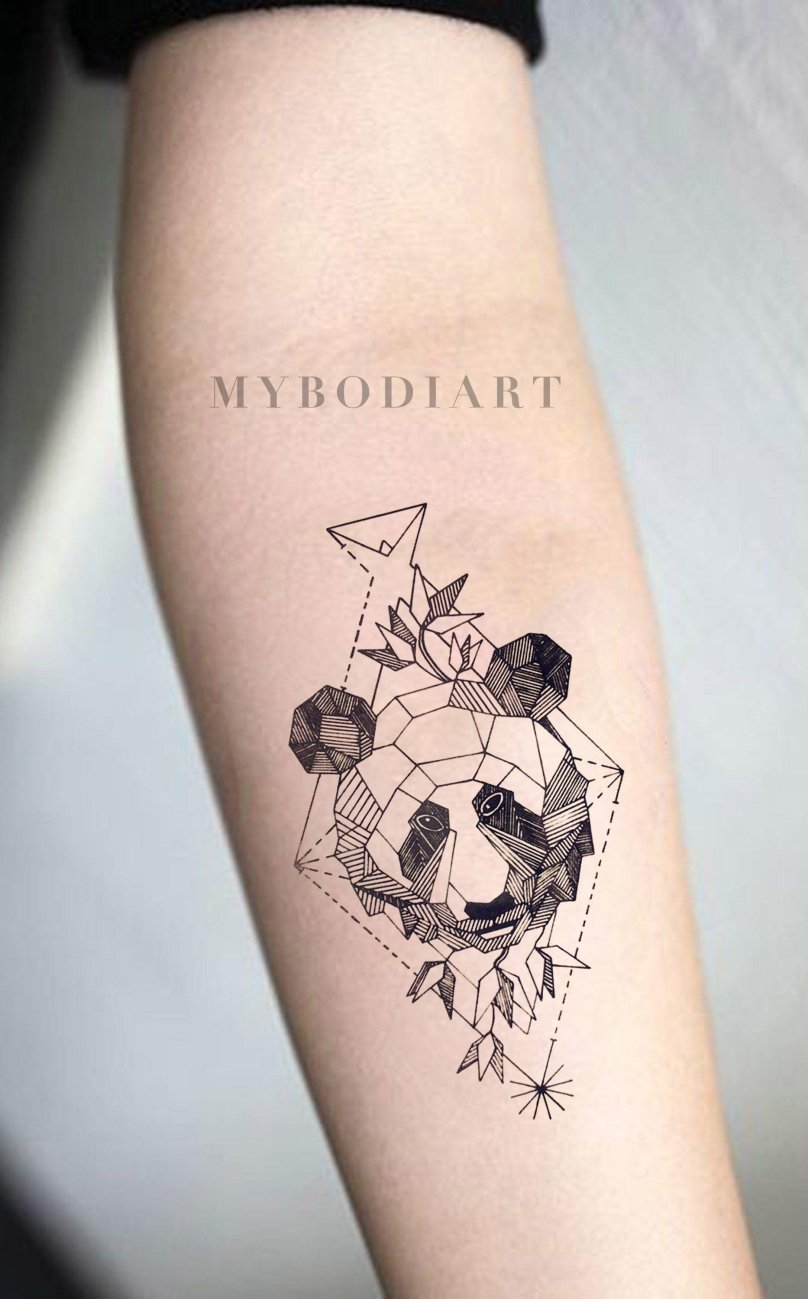 Геометрическая Панда тату