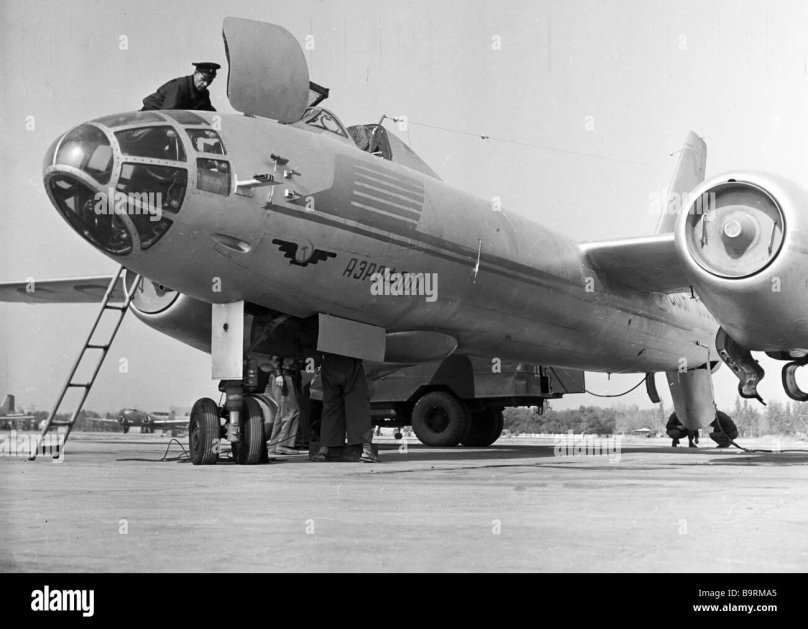 Фронтовой бомбардировщик ил-28