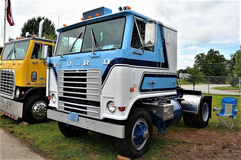 Ford w9000 Cabover