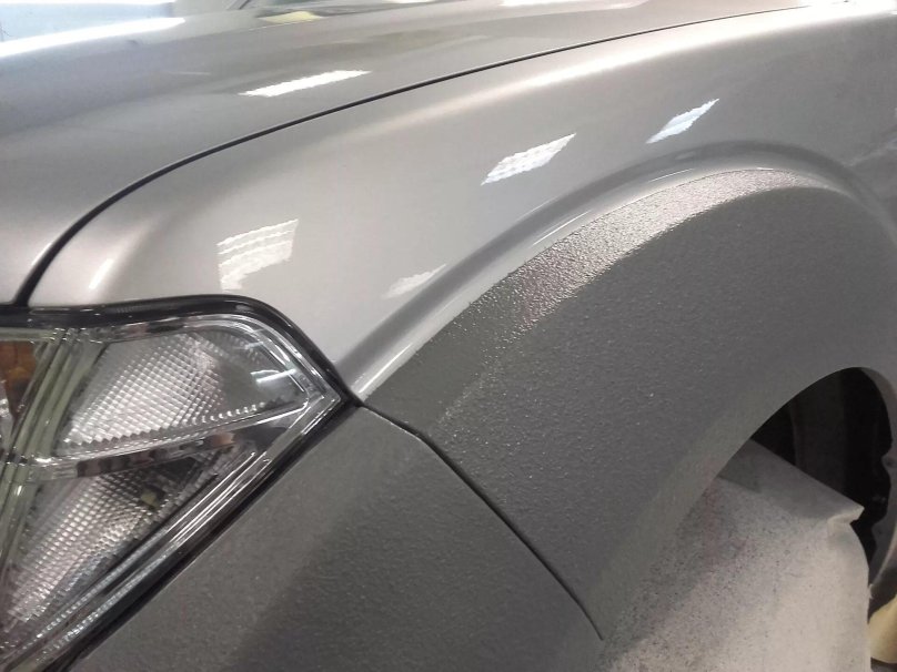 Раптор светло серебристый металлик Шевроле Нива