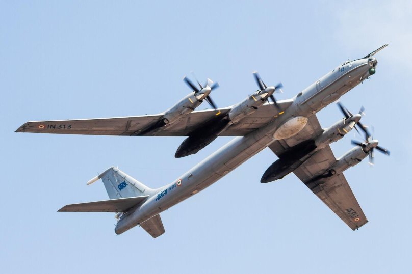 Ту-142 бомбардировщик