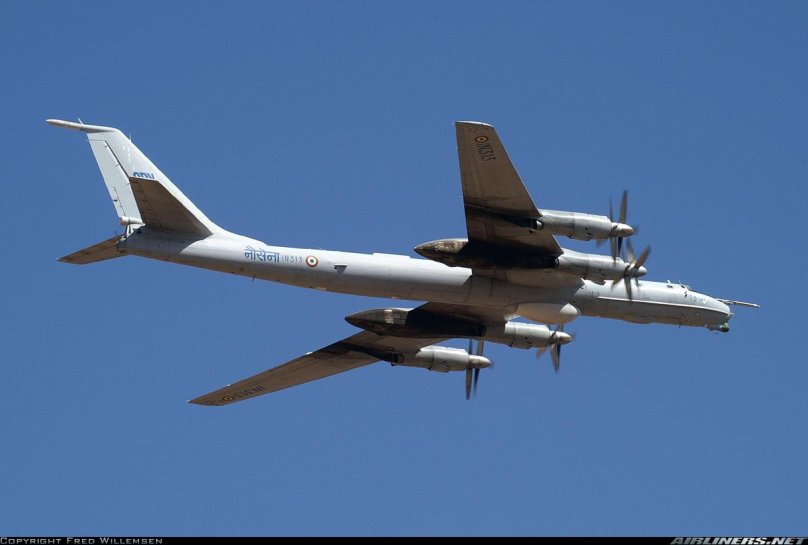 Противолодочный самолет ту-142