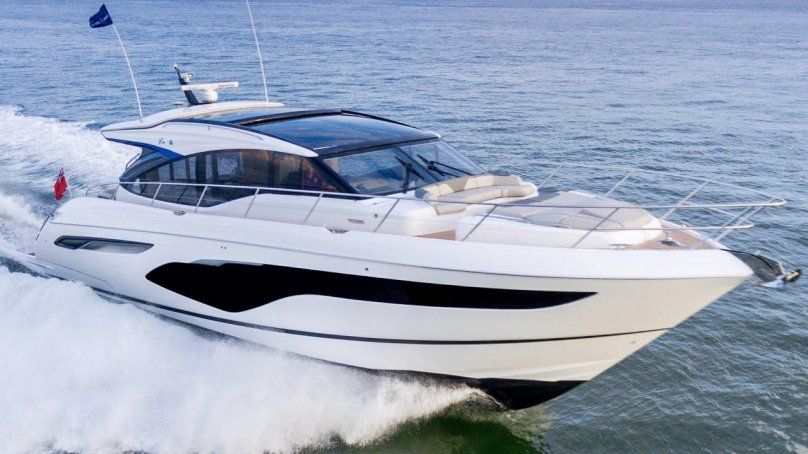 Яхта принцесса v60