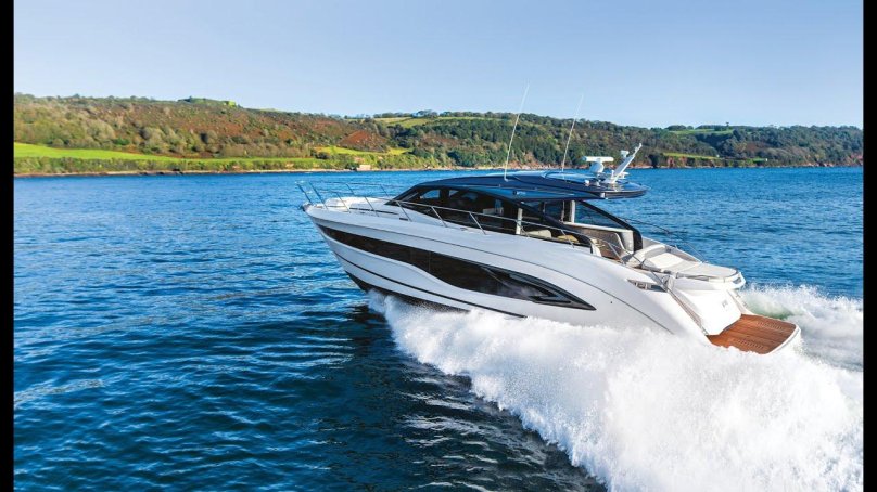 Яхта Princess v55