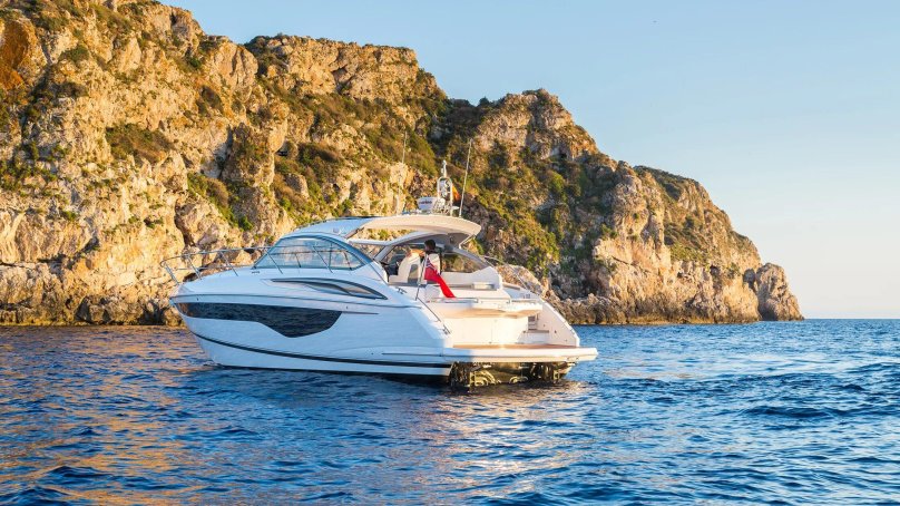 Яхта Princess v40