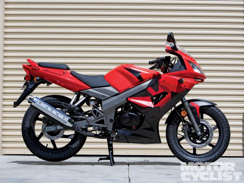 Мотоцикл Kymco Quannon