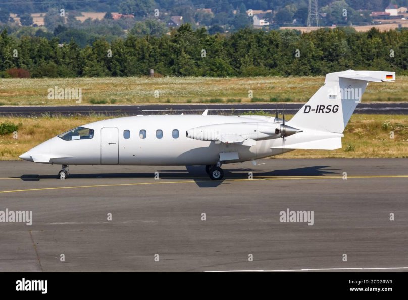 Piaggio p.180 Avanti фото