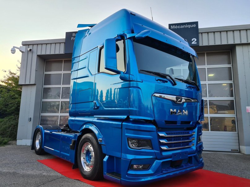 Грузовик man TGX