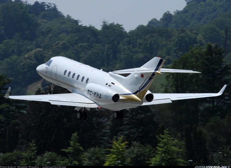 Hawker 900hp