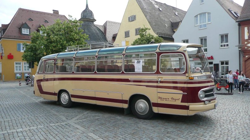 Mercedes-Benz o 321