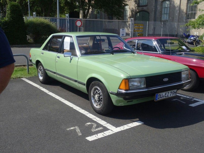 Форд Гранада зеленый