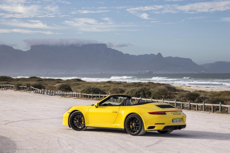 911 Carrera 4 GTS Cabriolet