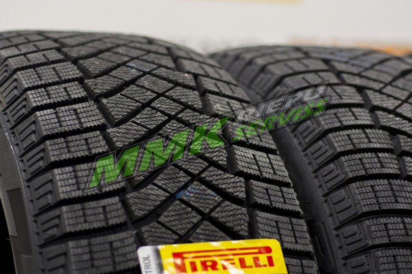Pirelli Ice Zero fr 215/65 r16